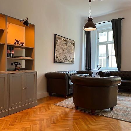 Industrial Apartment Schlossberg Linz Buitenkant foto