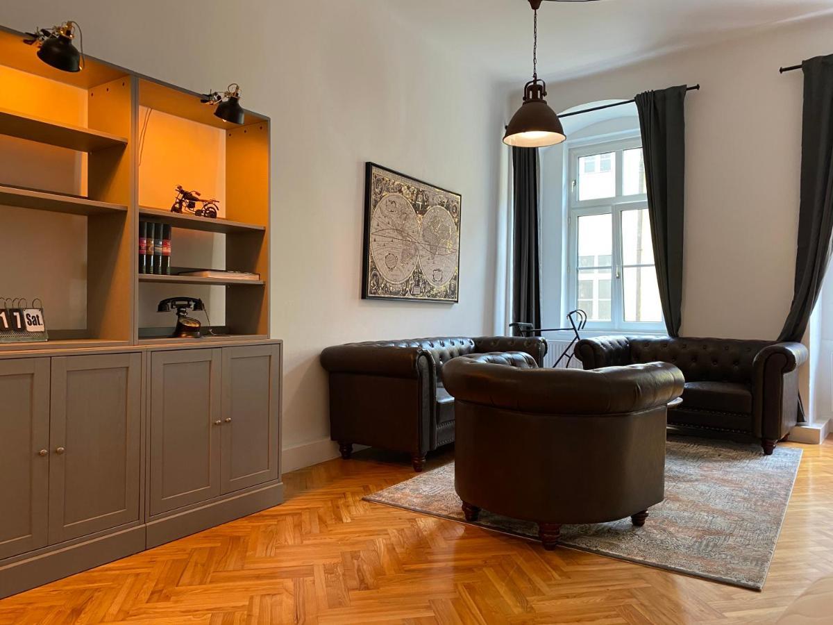 Industrial Apartment Schlossberg Linz Buitenkant foto