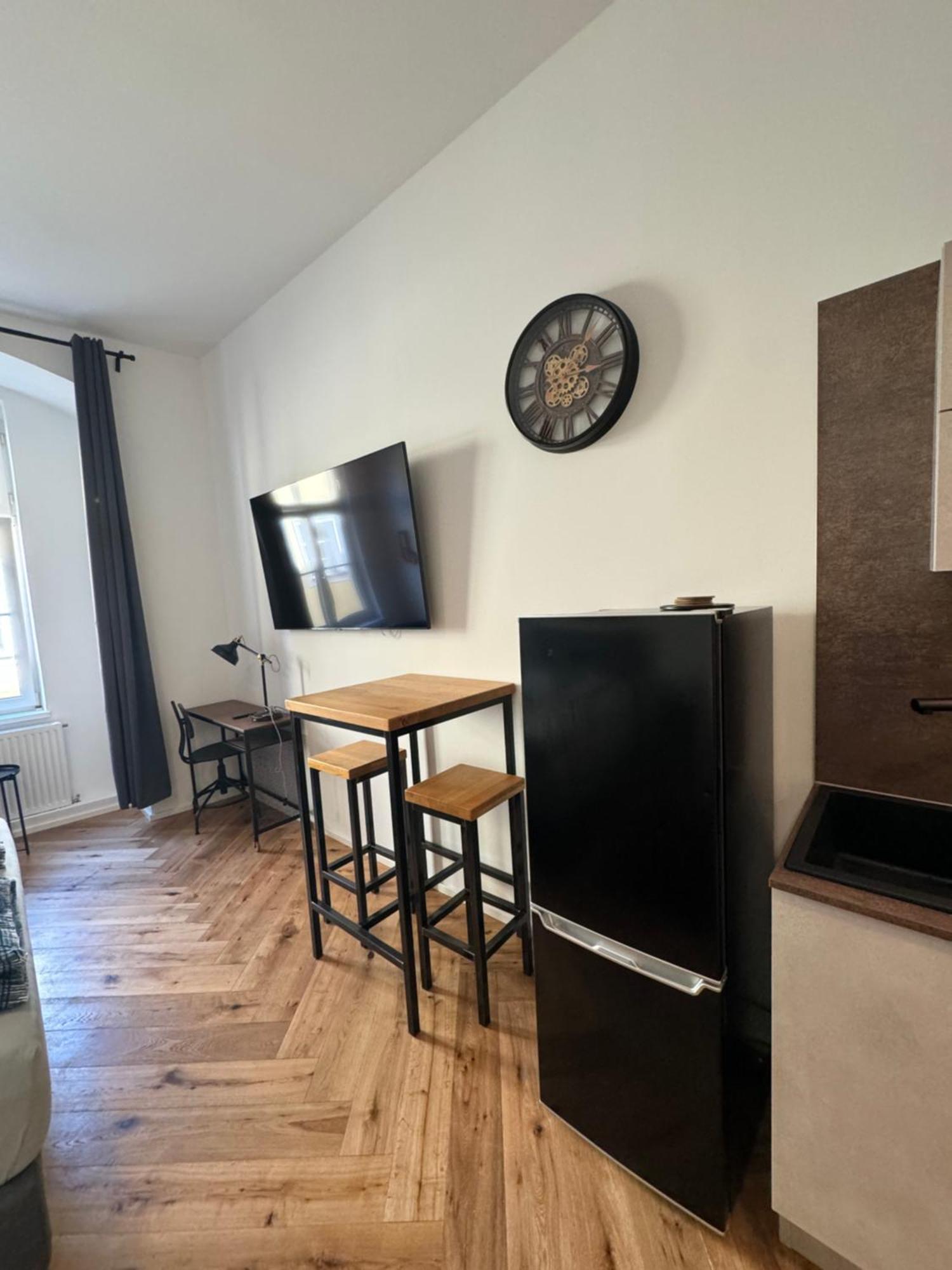 Industrial Apartment Schlossberg Linz Buitenkant foto