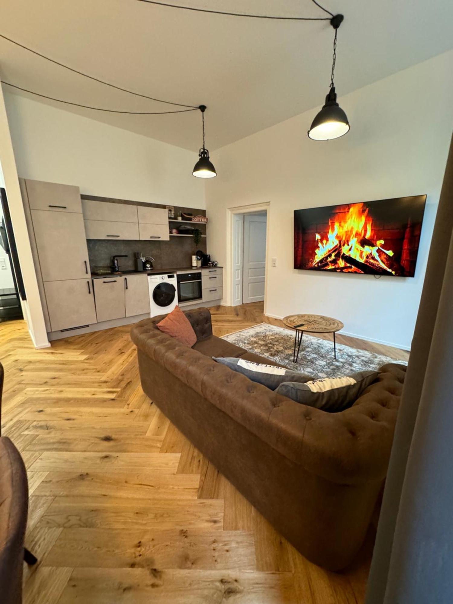 Industrial Apartment Schlossberg Linz Buitenkant foto
