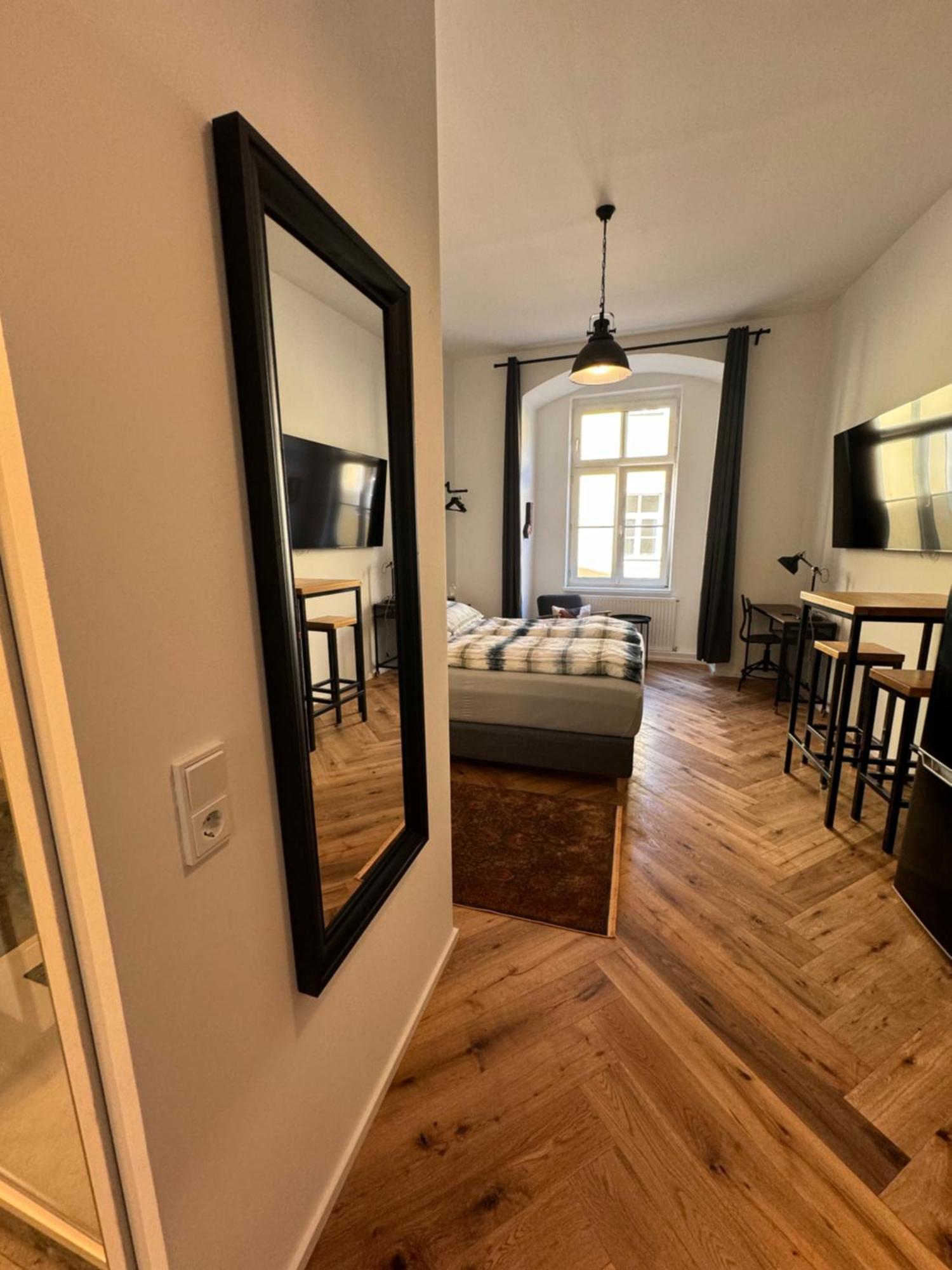 Industrial Apartment Schlossberg Linz Buitenkant foto