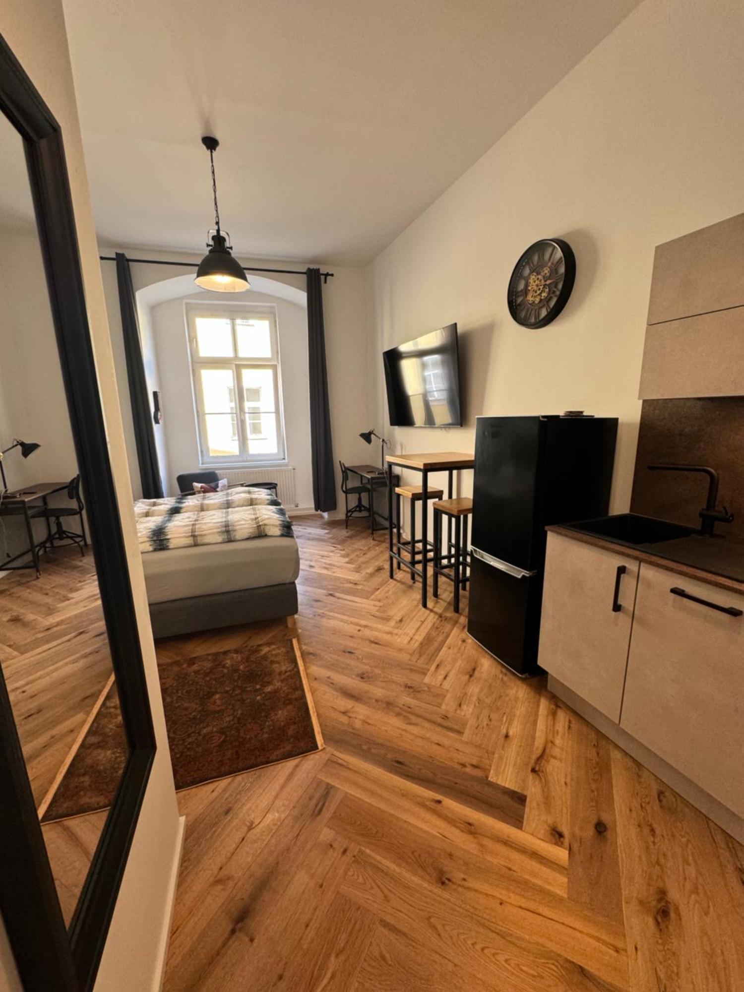 Industrial Apartment Schlossberg Linz Buitenkant foto