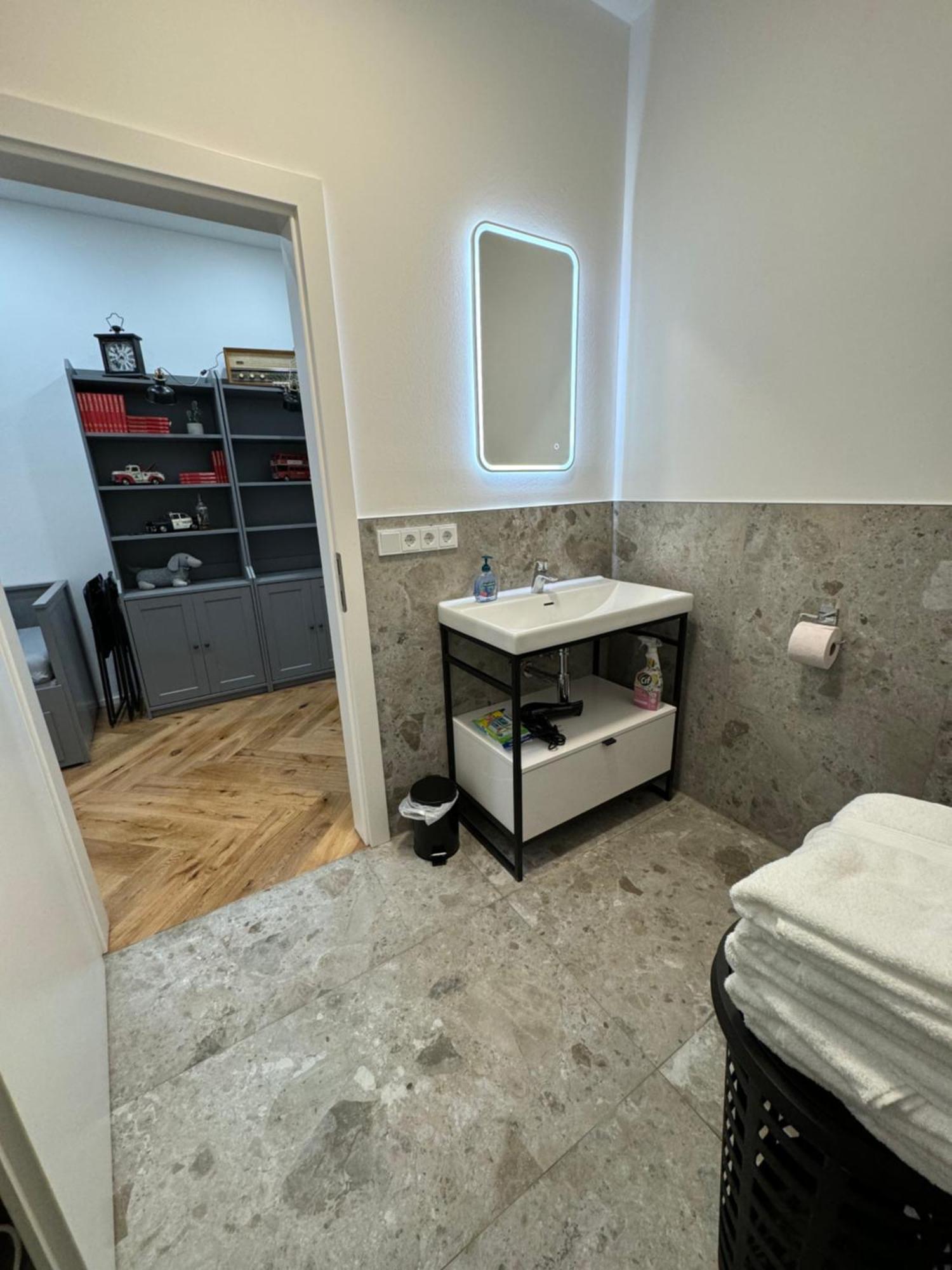 Industrial Apartment Schlossberg Linz Buitenkant foto